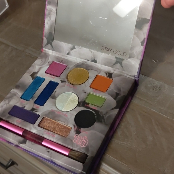Urban Decay x Kristen Leannne Pallette - Picture 2 of 3